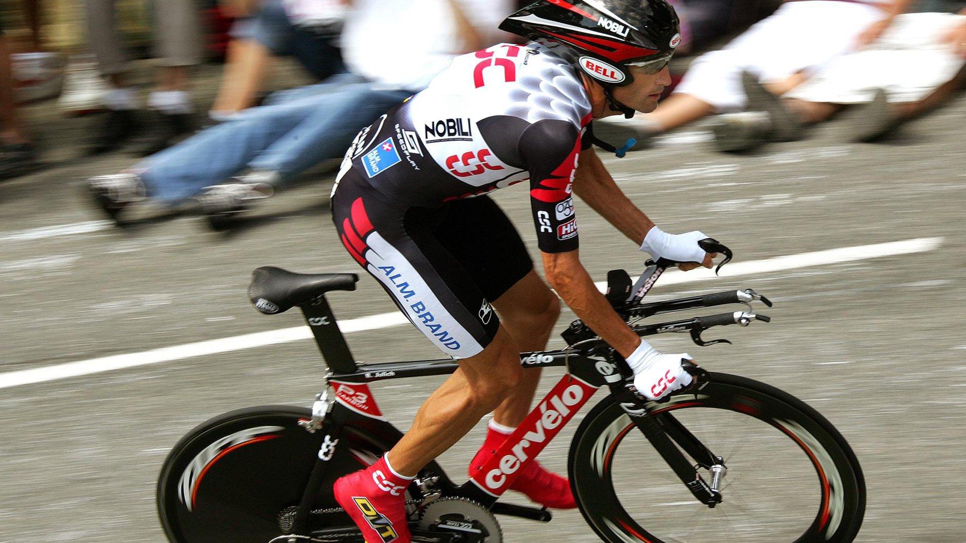 德泽尔比辟谣国米传闻，力挺路易斯-恩里克，信任是成功基石